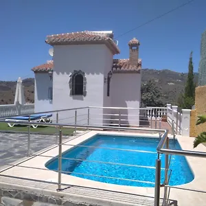 villa-las-encinas-costa-del-sol.1costadelsol.com/