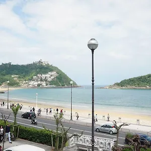 breathtaking-views-from-terrace-in-luxury-san-sebastian.basquecountryhotels.org/