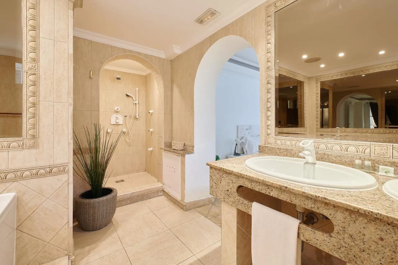 Beexclusive Apartamentos 아데제