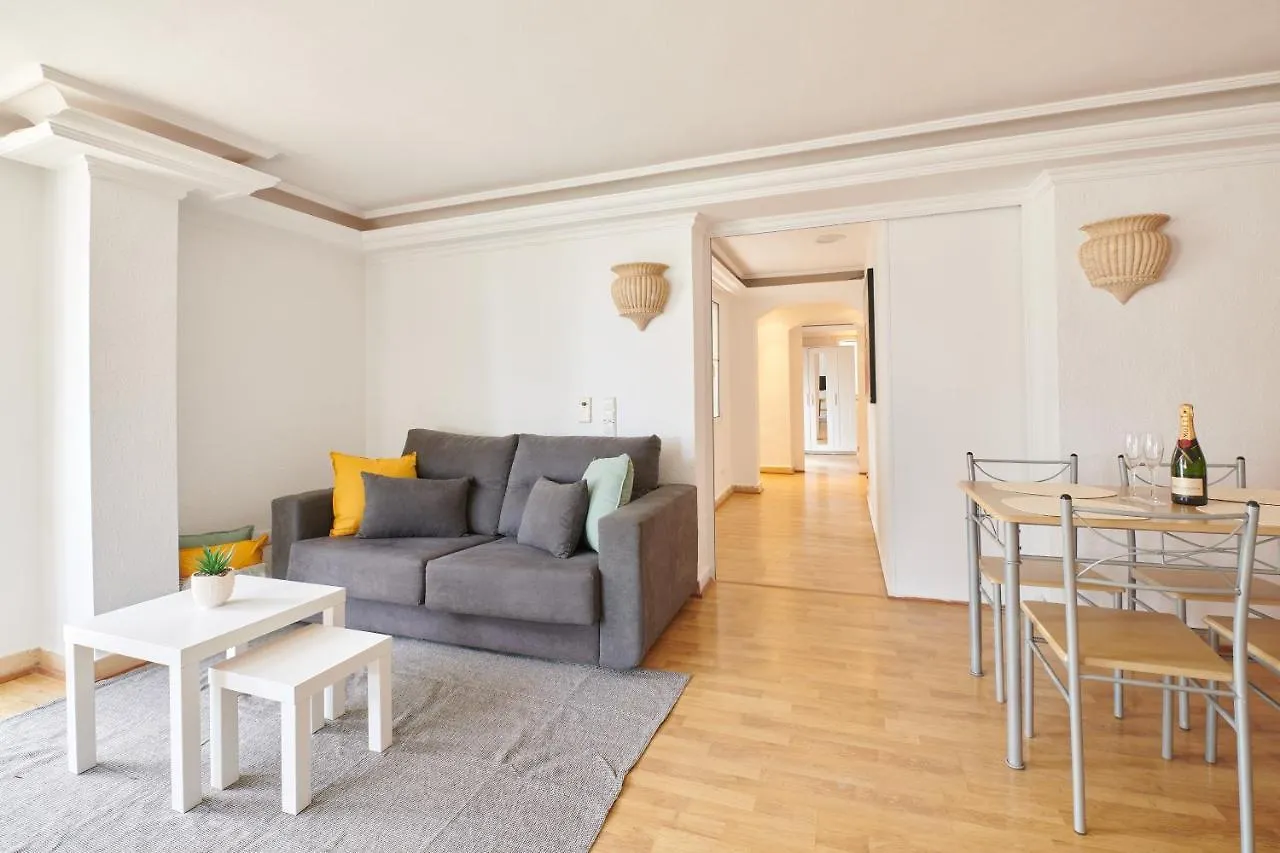Beexclusive Apartamentos 아데제 아파트