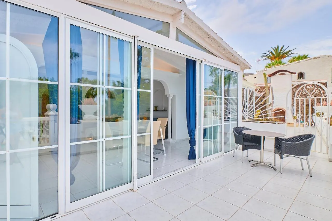 Beexclusive Apartamentos 아데제 아파트