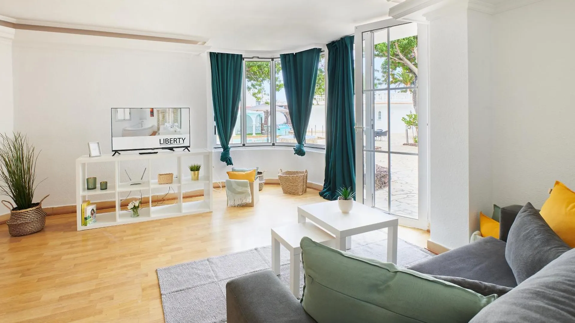 Beexclusive Apartamentos 아데제 스페인