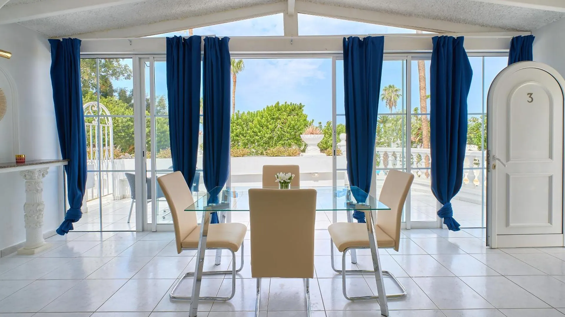 Beexclusive Apartamentos 아데제 0*,  스페인