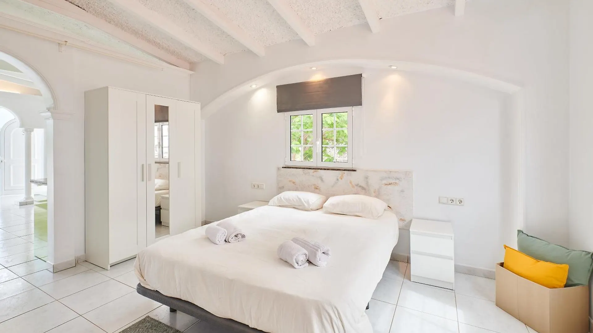 Beexclusive Apartamentos 아데제 0*,