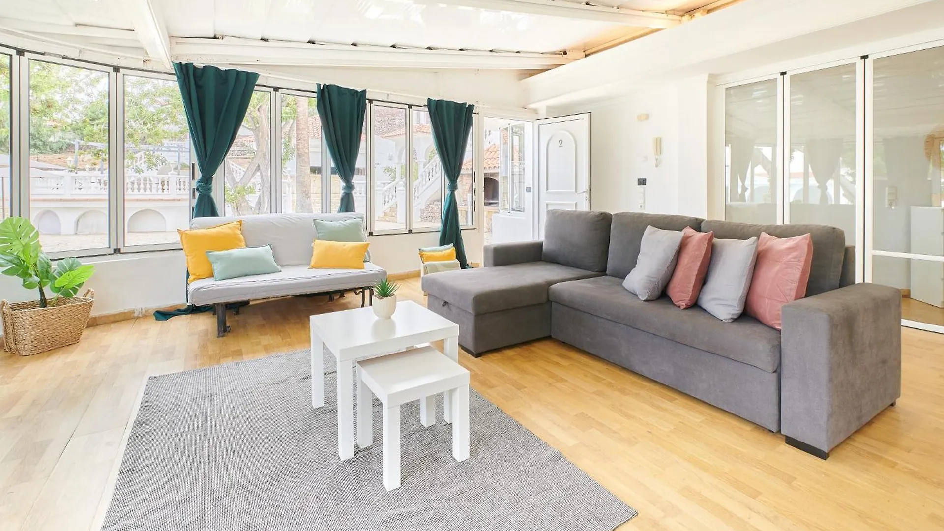 Beexclusive Apartamentos 아데제
