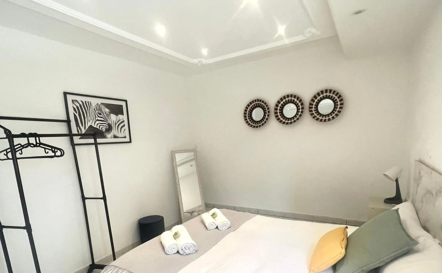 Beexclusive Apartamentos 아데제 아파트